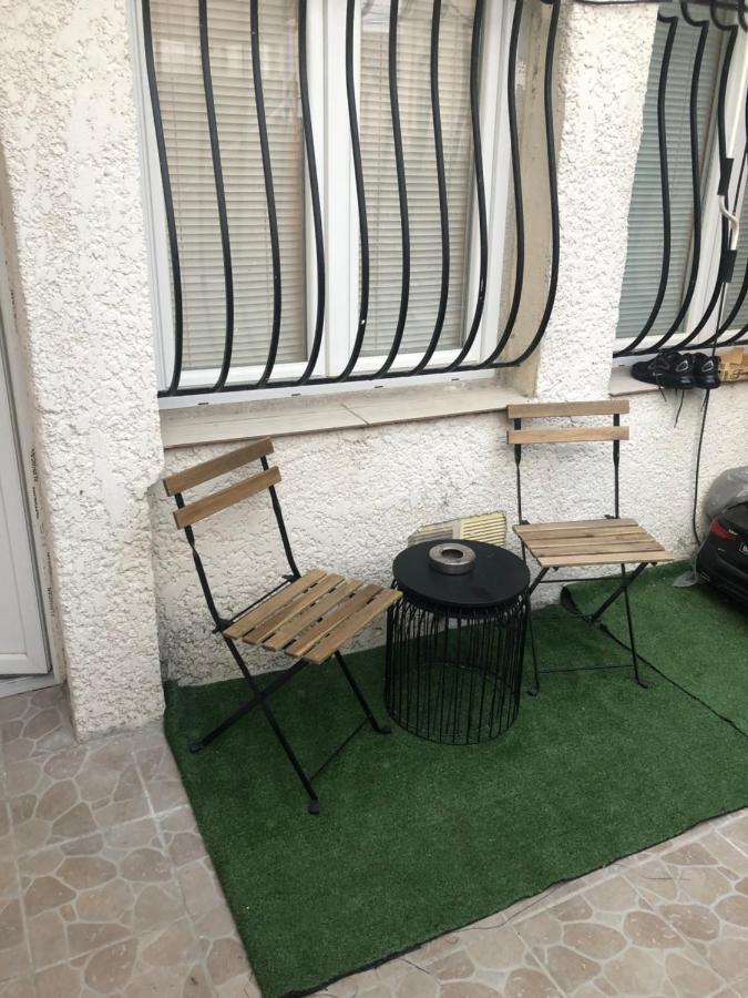 Studette Independant Avec Terrasse-Climatisation Apartment Марсилия Екстериор снимка
